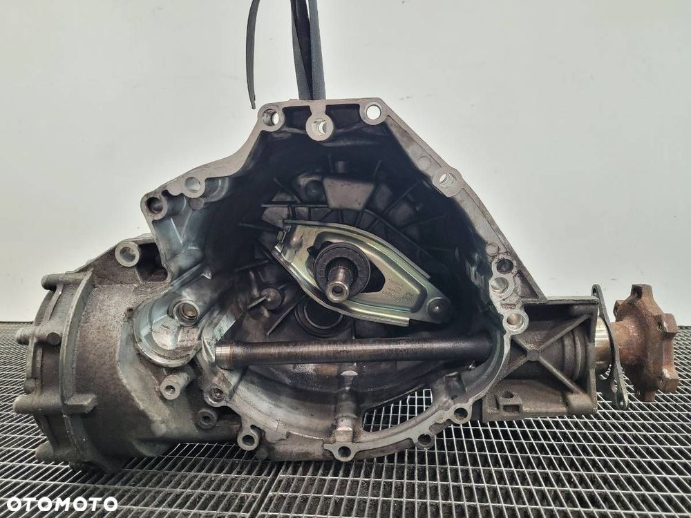 SKRZYNIA BIEGÓW MANUALNA AUDI A4 B8 1.8 TFSI 160KM LLV - 3