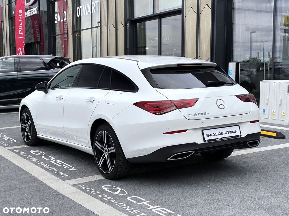 Mercedes-Benz CLA 250 e PHEV 8G-DCT - 4
