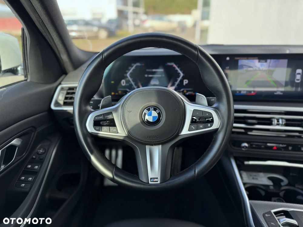 BMW Seria 3 318i - 11