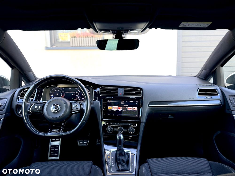 Volkswagen Golf - 23
