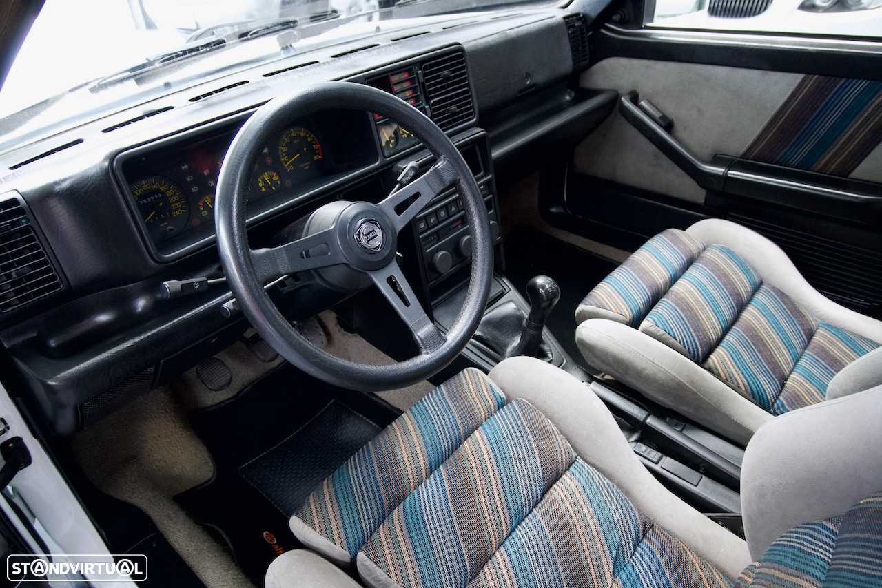 Lancia Delta 2.0 HF Integrale - 21