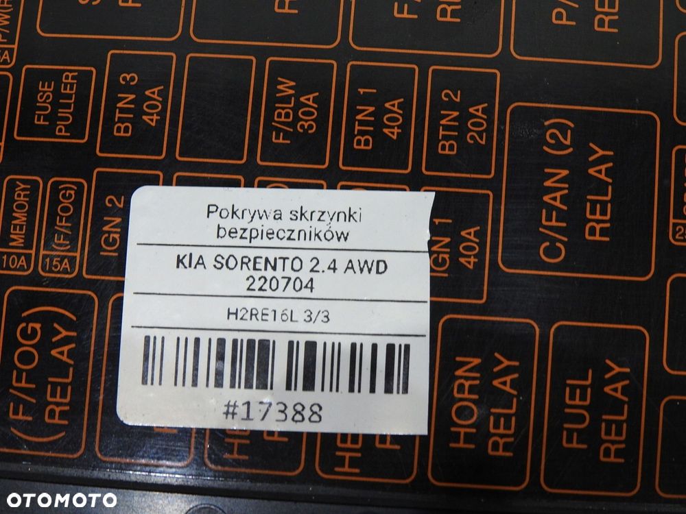 POKRYWA SKRZYNKI BEZPIECZNIKÓW KIA SORENTO I 2.4 B - 4
