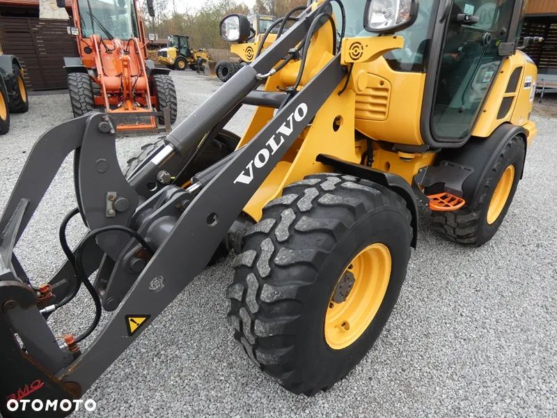 Volvo L20F Z Niemiec / Tylko 2.300mtg / Stan Idealny / - 21
