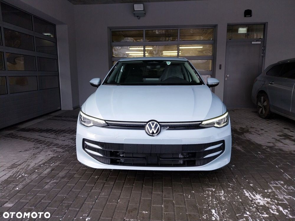 Volkswagen Golf - 6