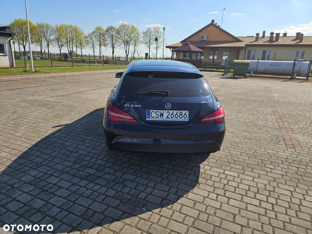 Mercedes-Benz CLA 180 7G-DCT - 7