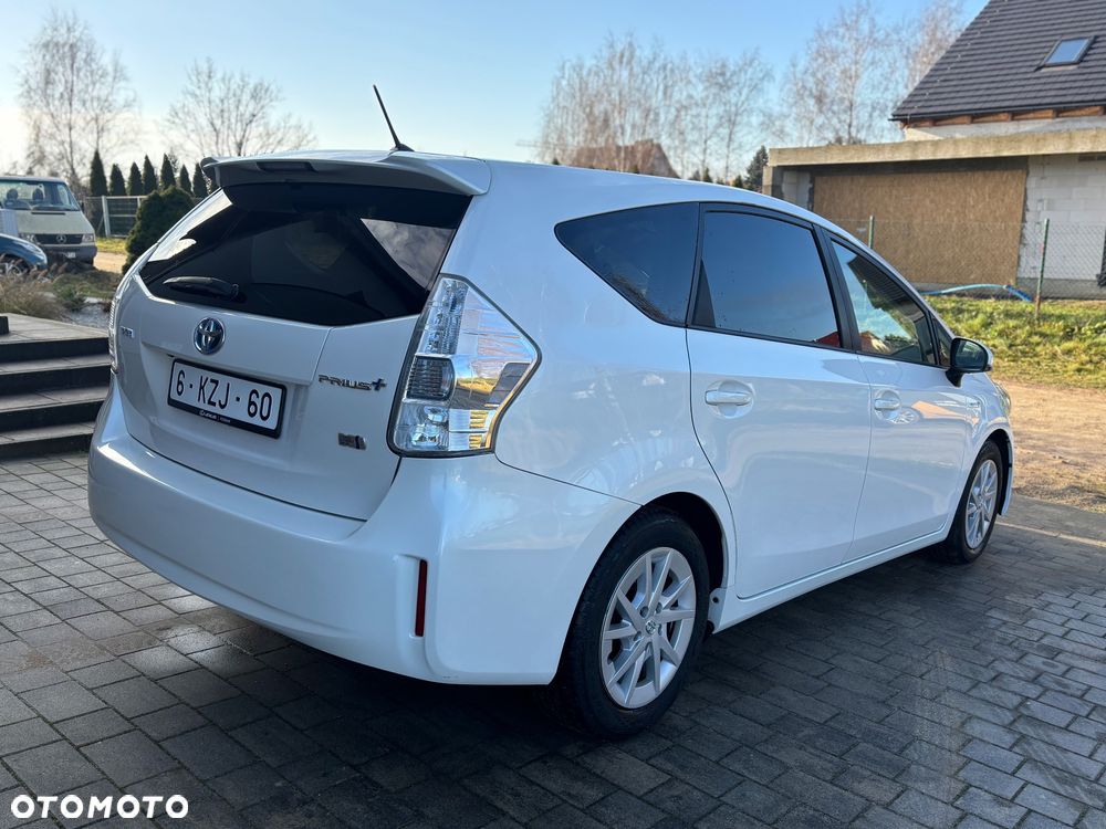 Toyota Prius 1.8 HSD Premium - 8