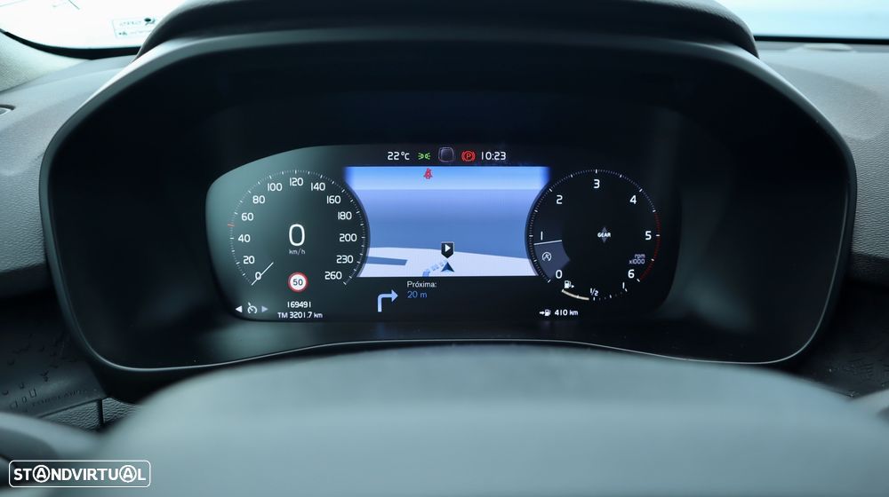 Volvo XC 40 2.0 D3 - 21