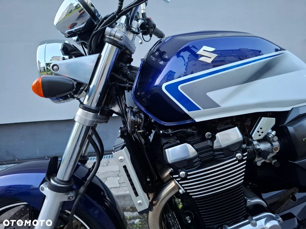 Suzuki GSX - 26