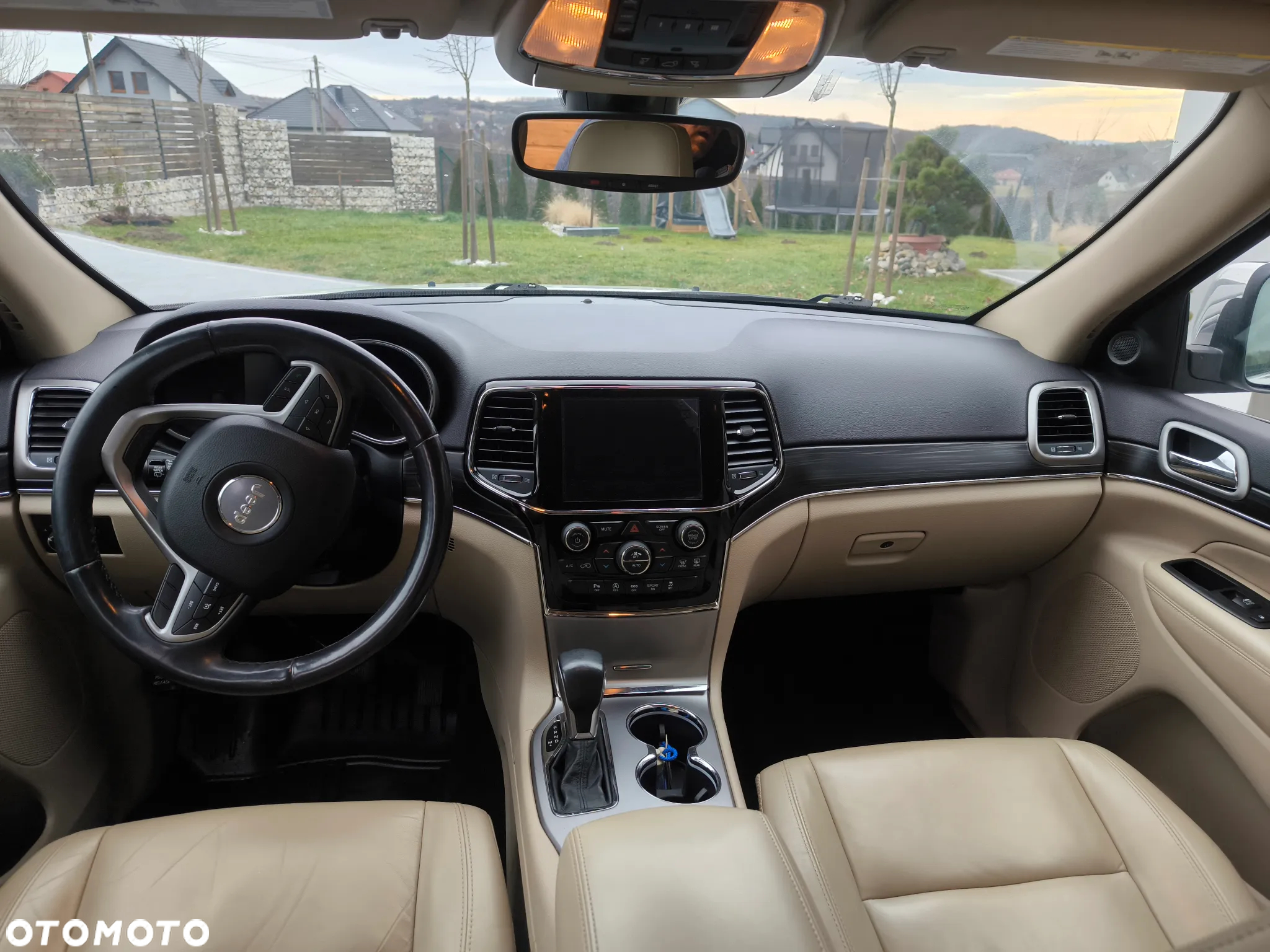 Jeep Grand Cherokee - 8