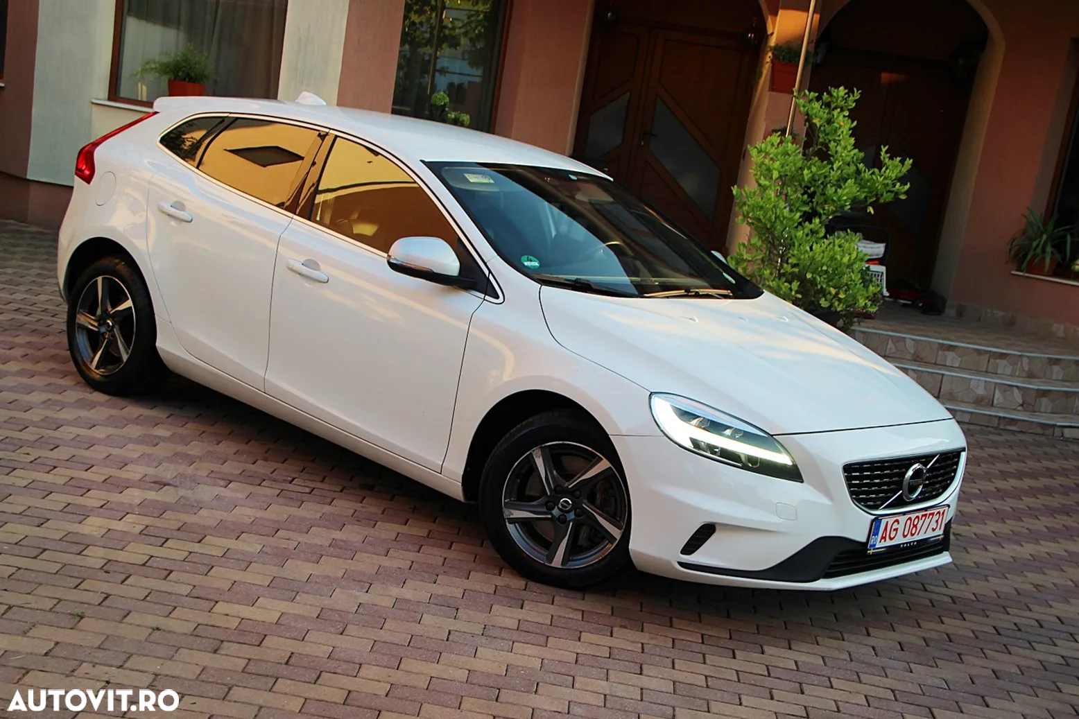Volvo V40 D3 Geartronic RDesign - 11