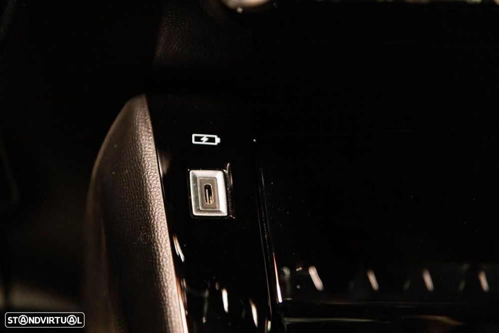 Peugeot e-2008 50 kWh Allure Pack - 36