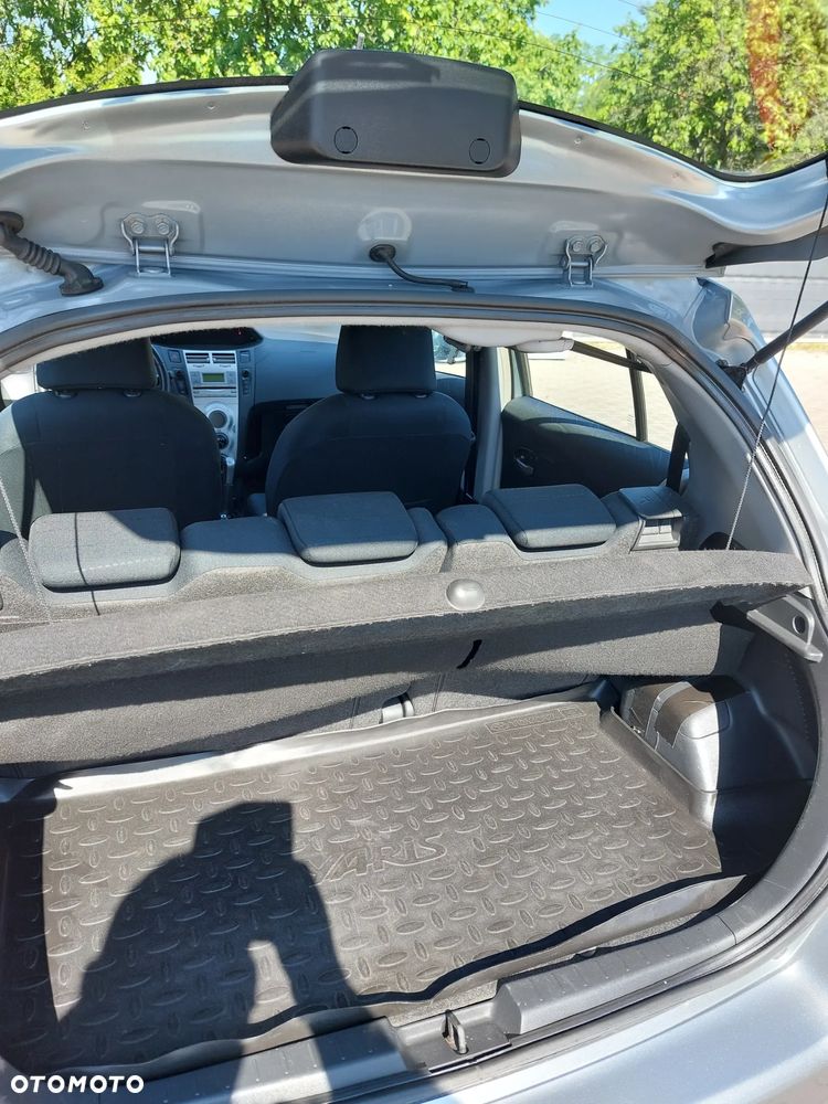 Toyota Yaris 1.3 Luna Gold - 11