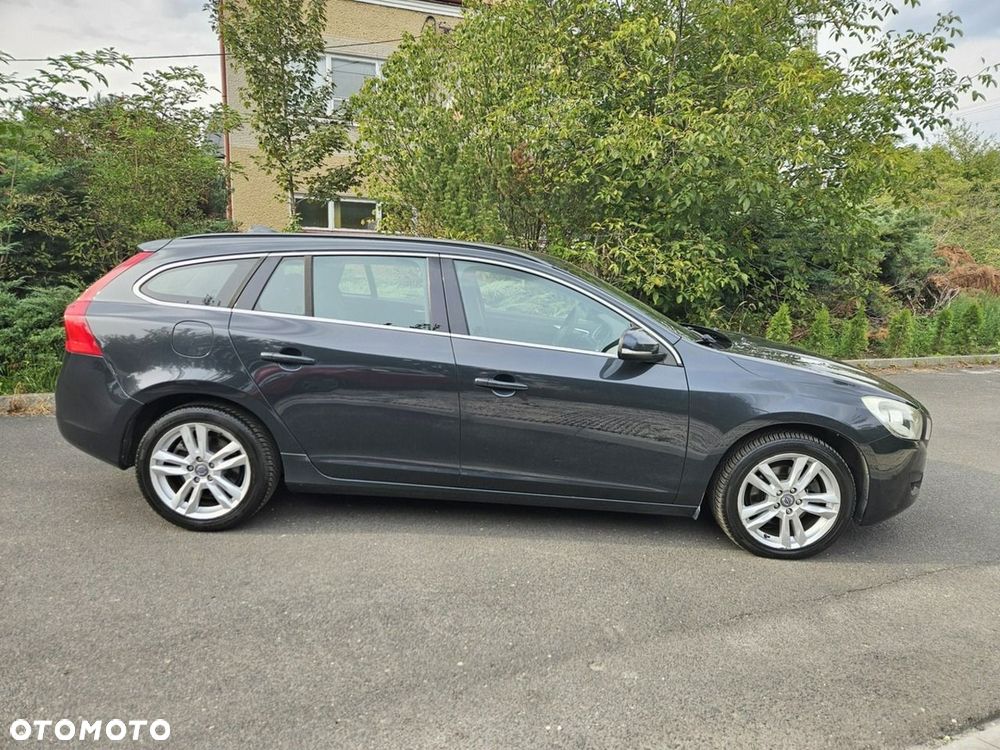 Volvo V60 D4 Geartronic Momentum - 5