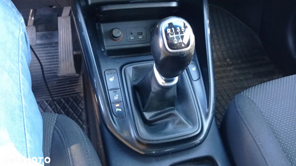 Kia Carens 1.7 CRDi XL 7os - 8