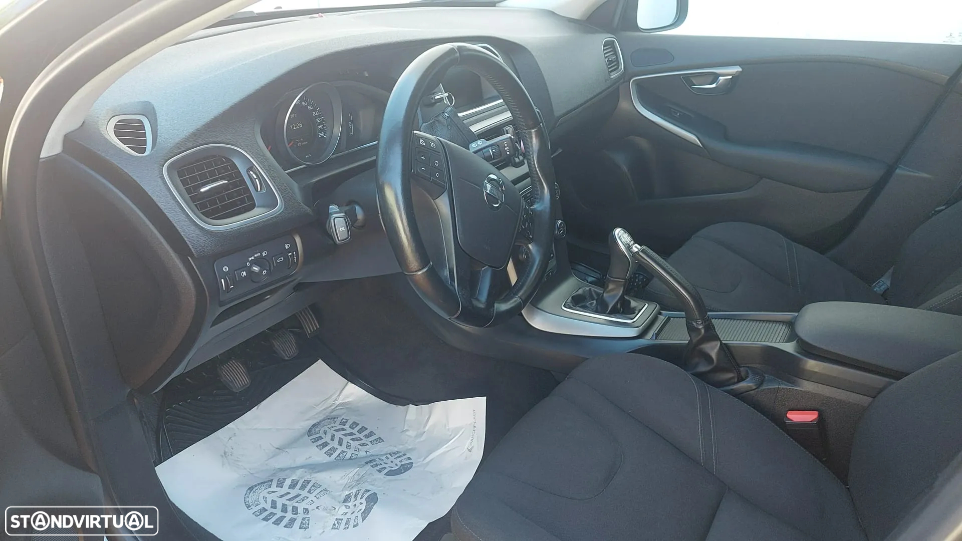 Volvo V40 Cross Country 1.6 D2 Momentum - 3
