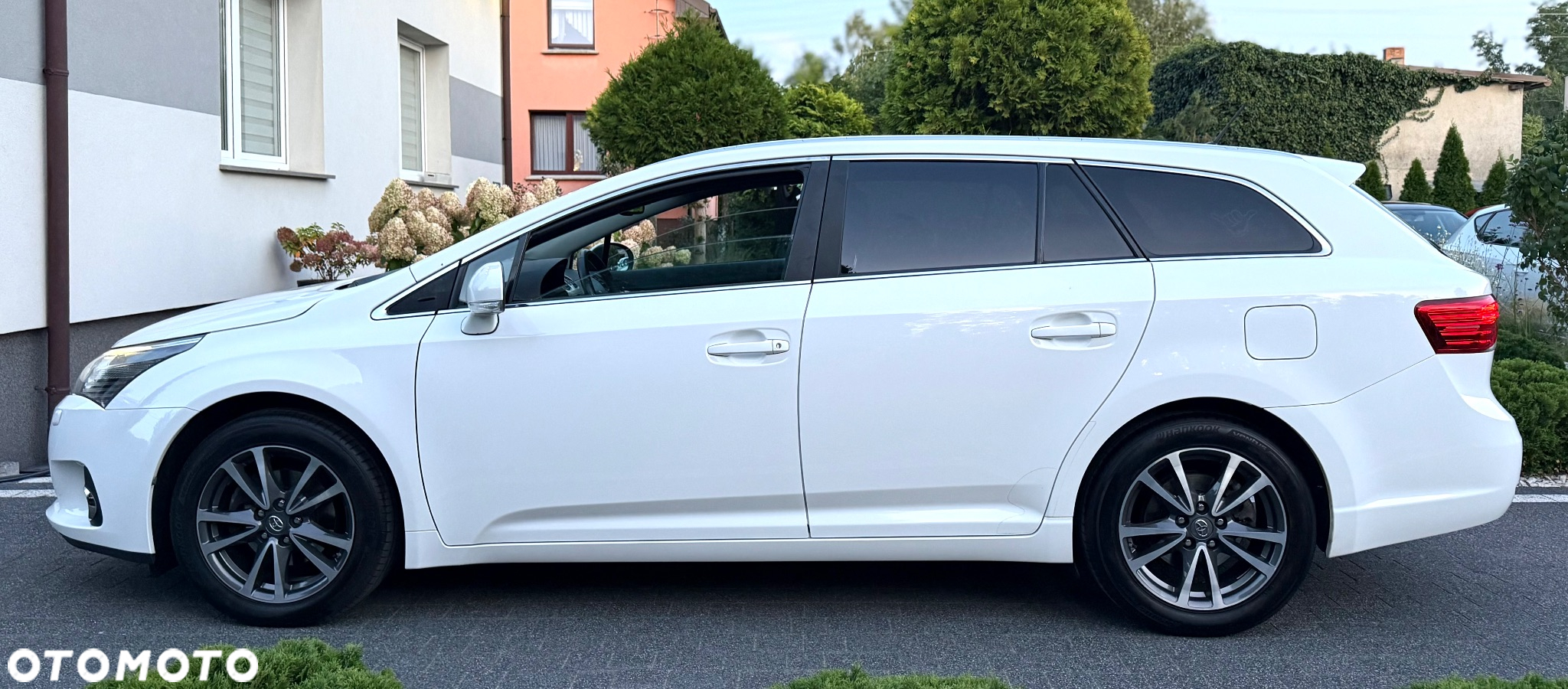 Toyota Avensis Combi 1.8 Edition - 6