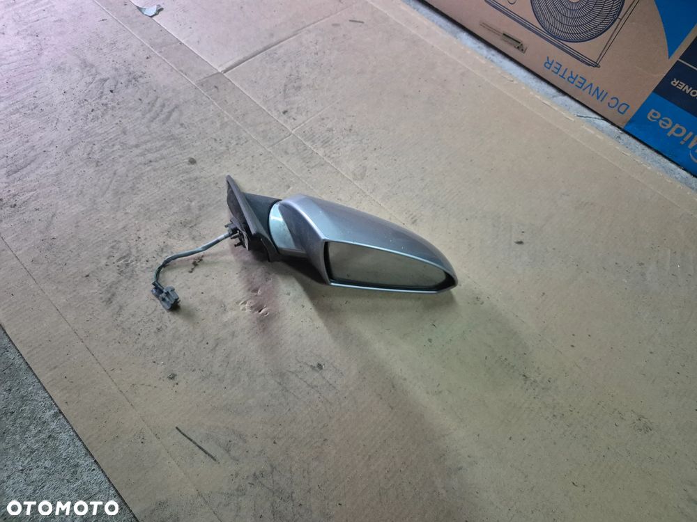 LUSTERKO  PRAWE OPEL ASTRA J 5PIN - 1