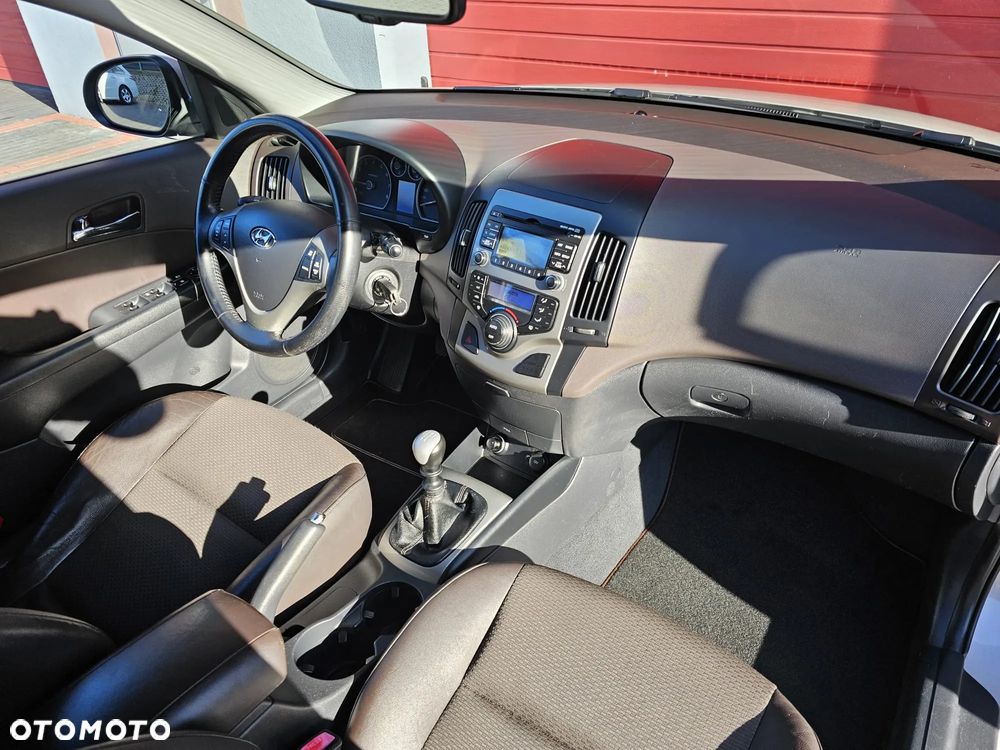 Hyundai i30 i30cw 2.0 Style - 20