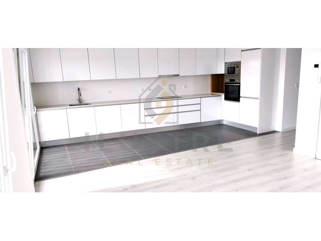 Apartamento T2 com varandas panorâmicas e parqueamento em Santa Mar... - Grande imagem: 3/21