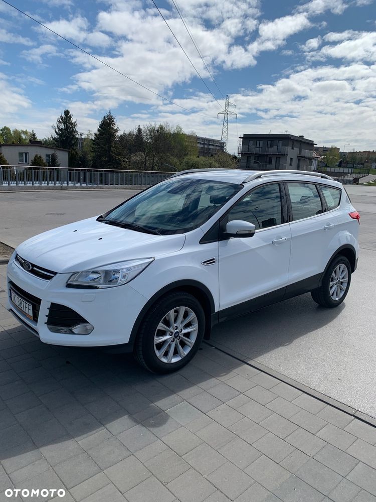Ford Kuga 2.0 TDCi 2x4 Titanium - 4