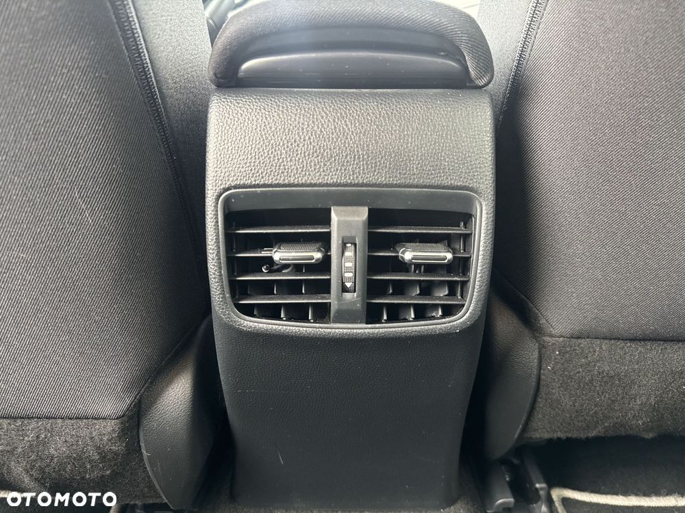 Toyota Corolla 1.8 Hybrid Comfort - 27