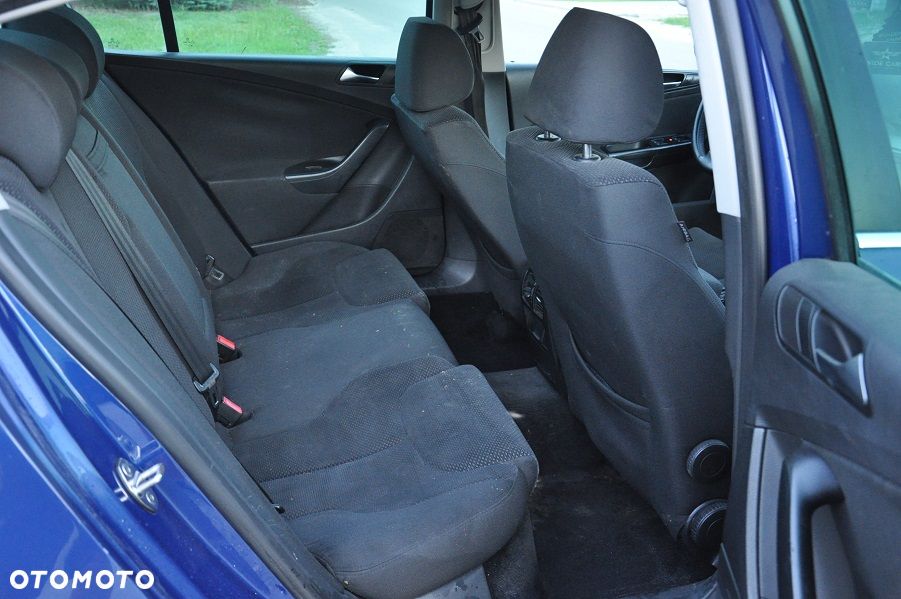 Volkswagen Passat 1.9 TDI Comfortline - 10