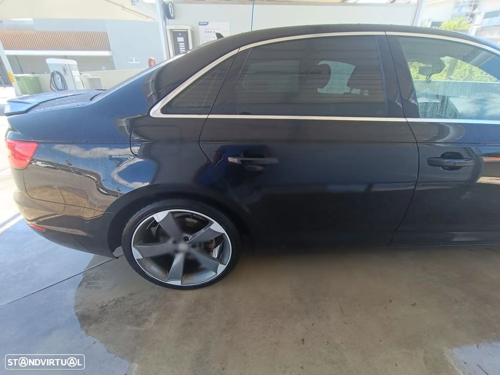 Audi A4 2.0 TDI S-line - 11