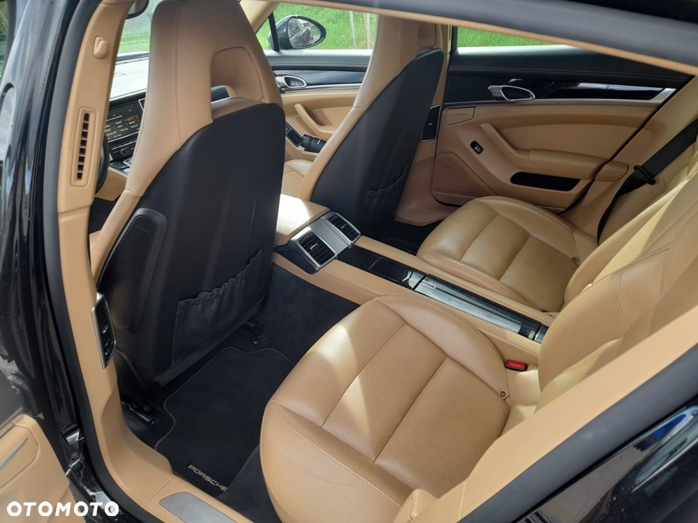 Porsche Panamera 4 - 5