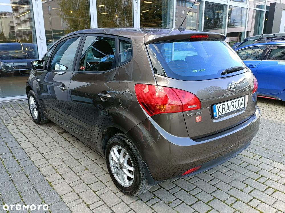 Kia Venga - 7