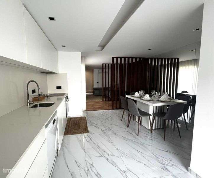 Apartamento T4 || Aver-o-Mar frente ao mar - Grande imagem: 2/12