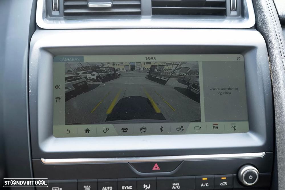 Jaguar E-Pace 2.0 i4D R-Dynamic SE - 11