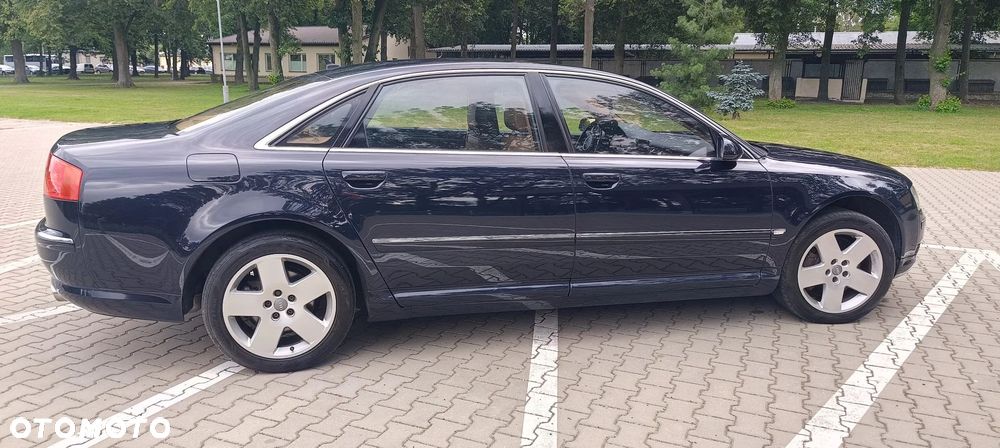 Audi A8 4.2 L Quattro - 7