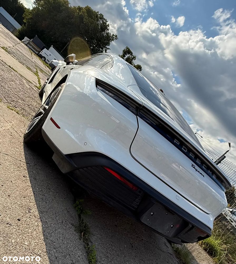 Porsche Taycan - 1