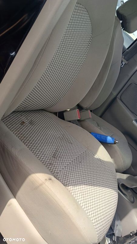 FOTEL PRAWY PASAZERA NISSAN MICRA K13 EUROPA - 1