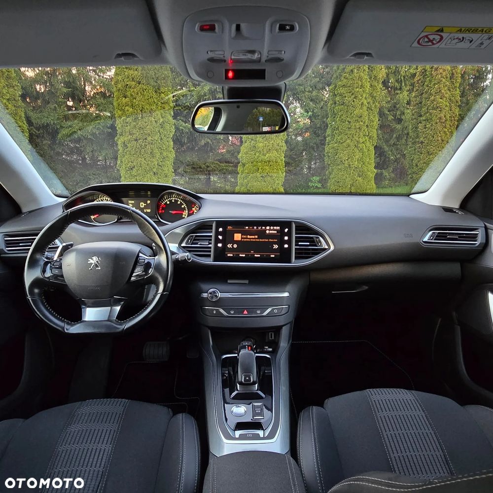 Peugeot 308 PureTech 130 GPF EAT8 Stop & Start Active Business-Paket - 33