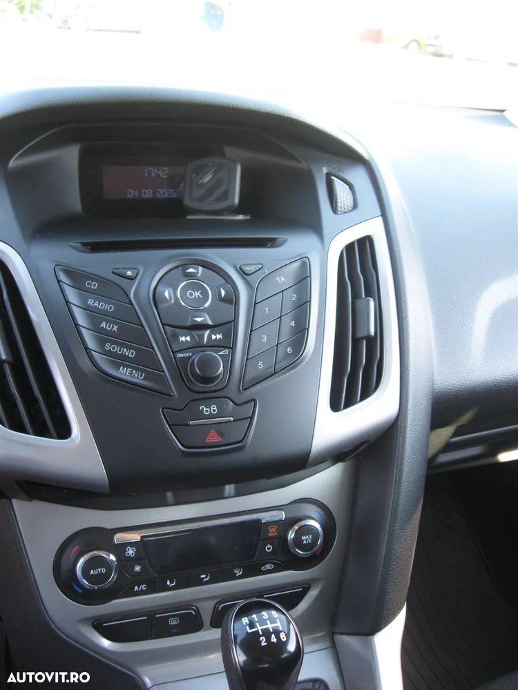 Ford Focus - 8