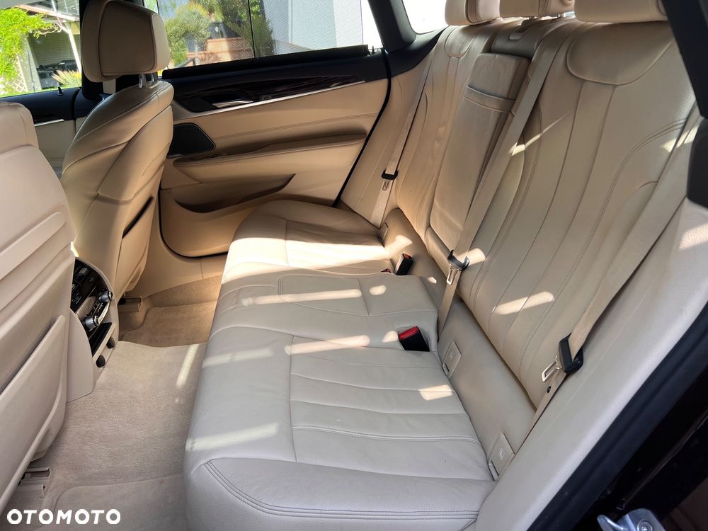 BMW 6GT 640i xDrive - 18