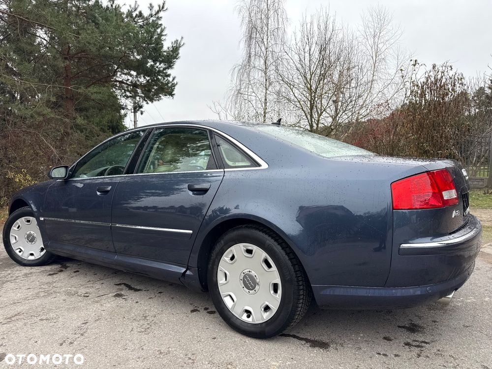 Audi A8 4.2 Quattro - 1