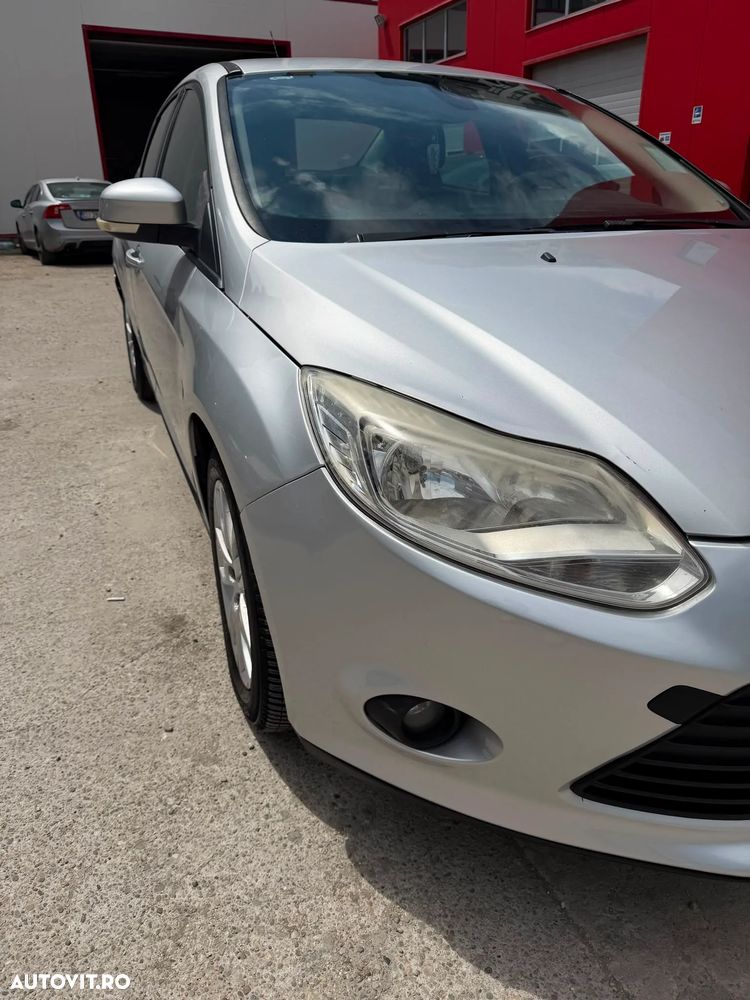 Ford Focus 1.6 TDCi DPF Titanium - 8