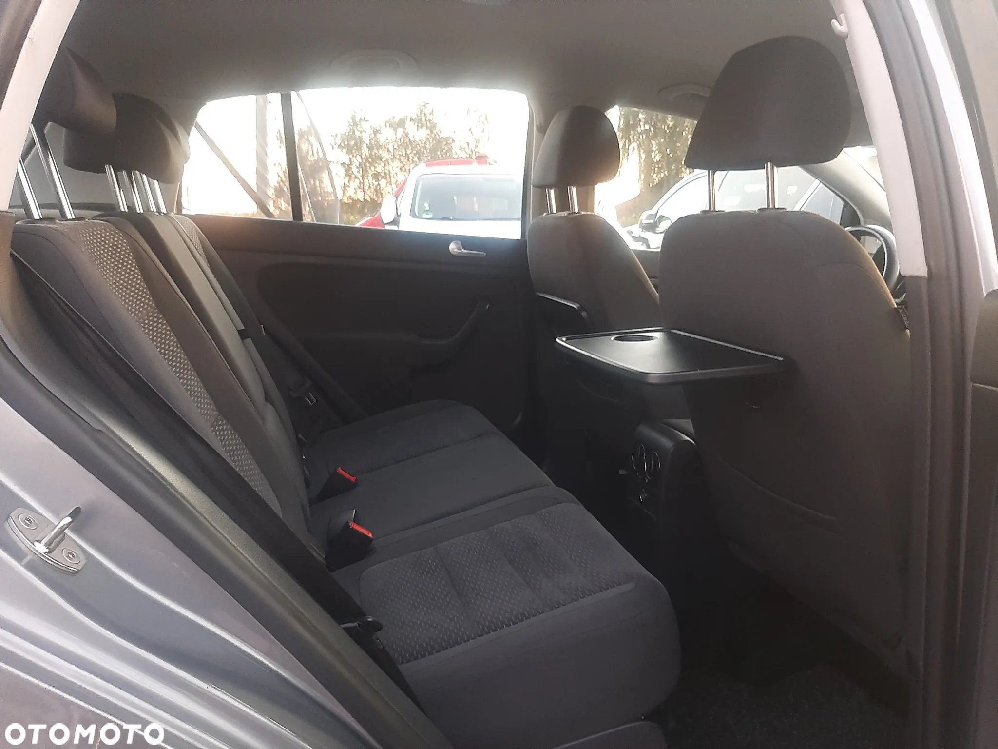 Volkswagen Golf Plus 1.6 TDI BlueMot Comfortline - 11