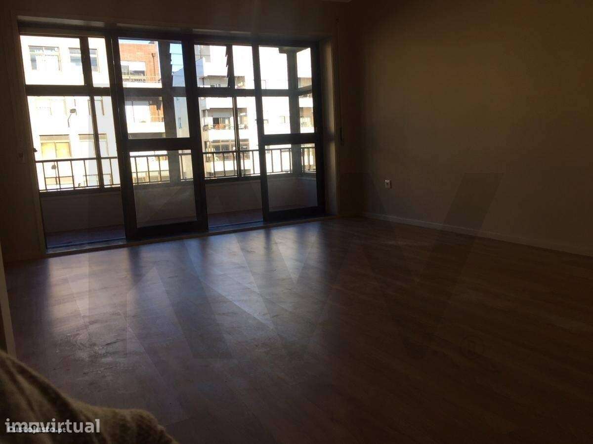 APARTAMENTO T1, MATOSINHOS - Grande imagem: 2/15