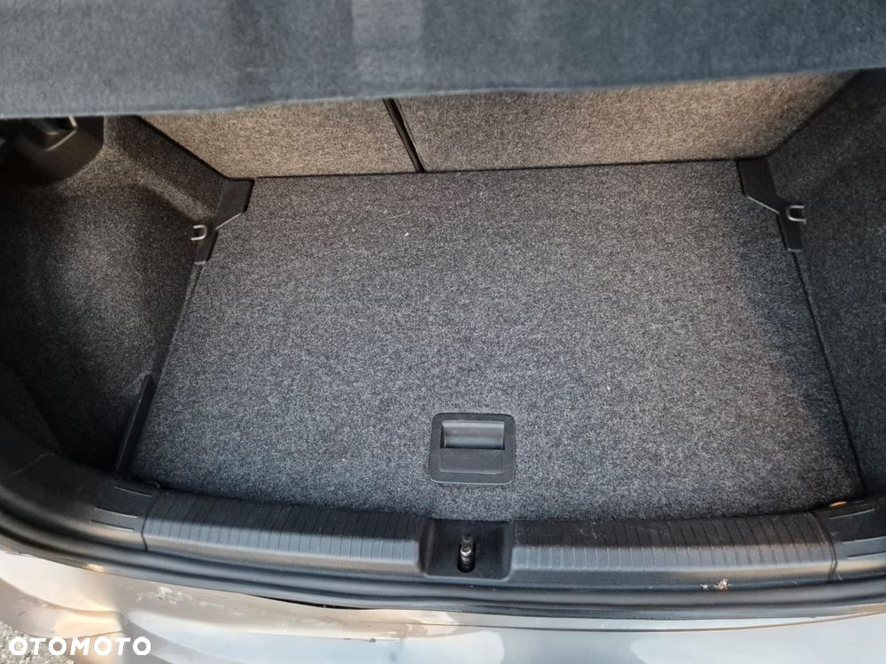 Volkswagen Polo - 32