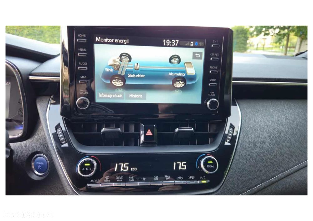 Toyota Corolla 1.8 Hybrid Comfort - 23