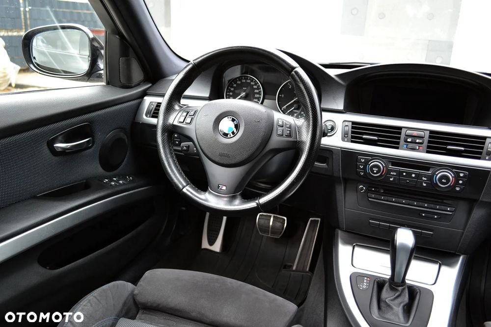 BMW Seria 3 320d xDrive DPF Edition Sport - 12