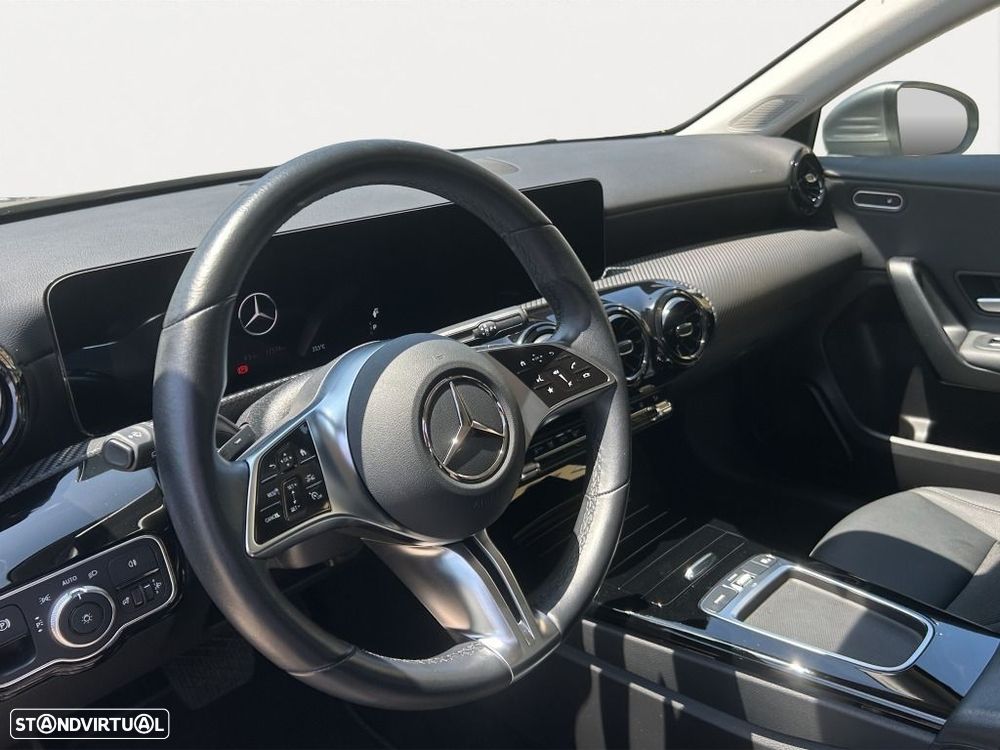 Mercedes-Benz A 250 Limousine — fotografia 9