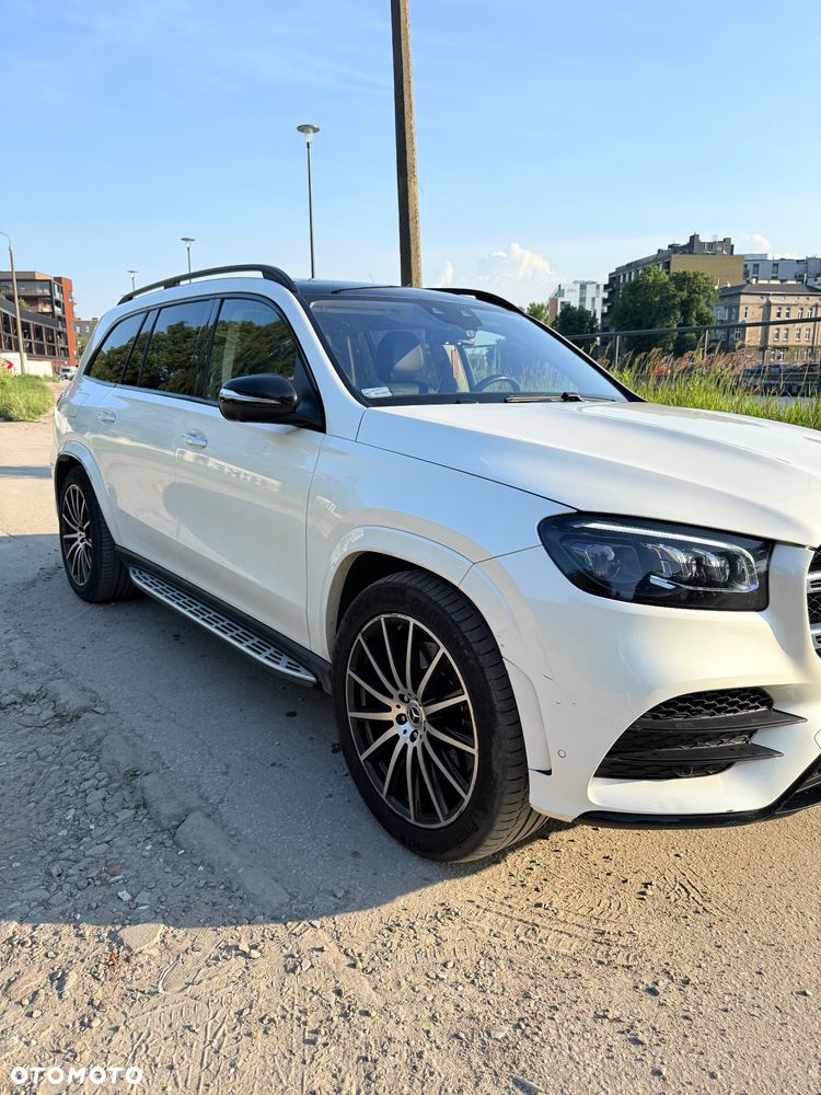 Mercedes-Benz GLS - 1
