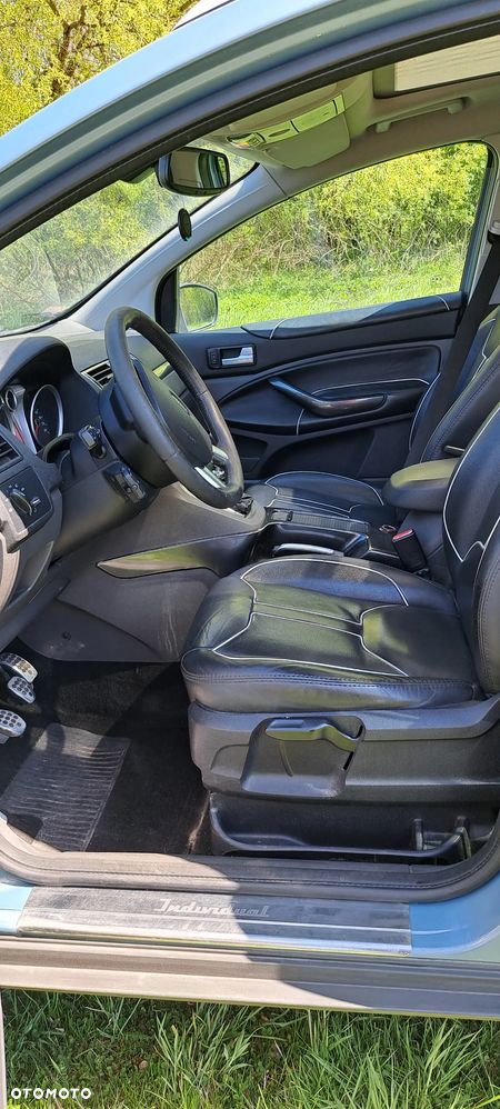 Ford Kuga - 11