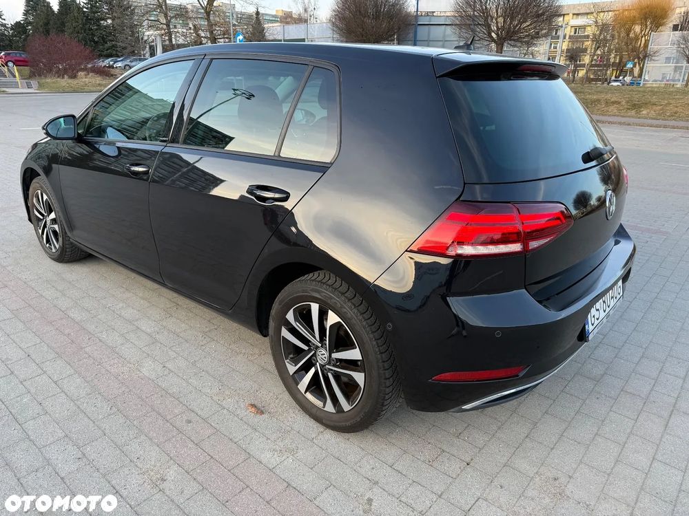 Volkswagen Golf - 2