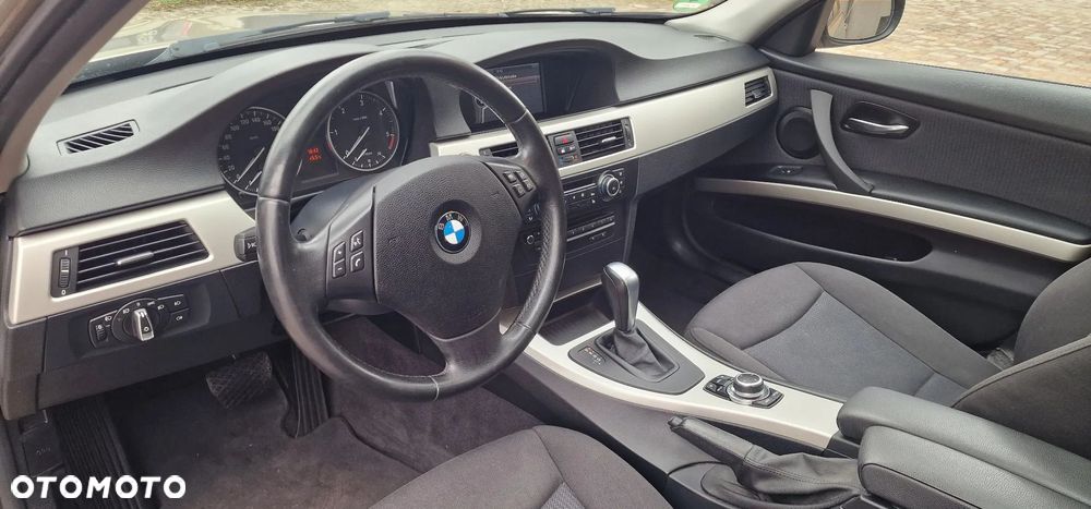 BMW Seria 3 320d DPF Edition Sport - 9