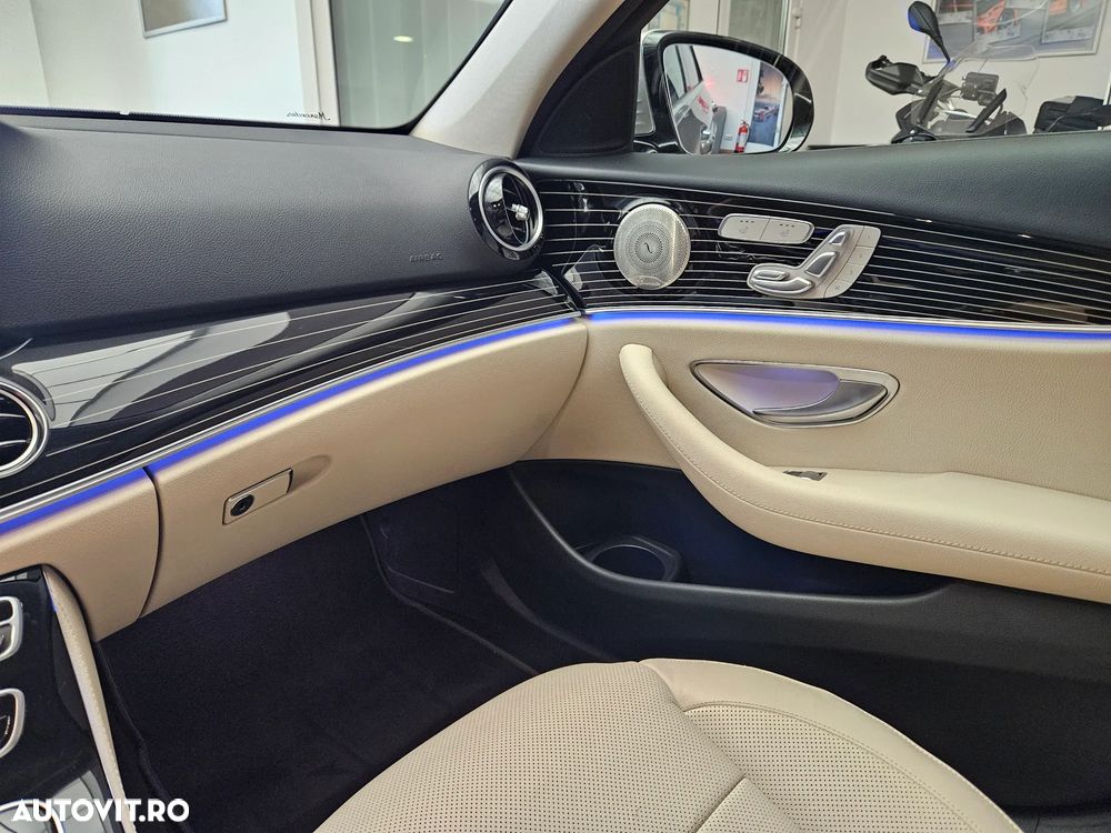 Mercedes-Benz E 300 4MATIC Aut. - 29